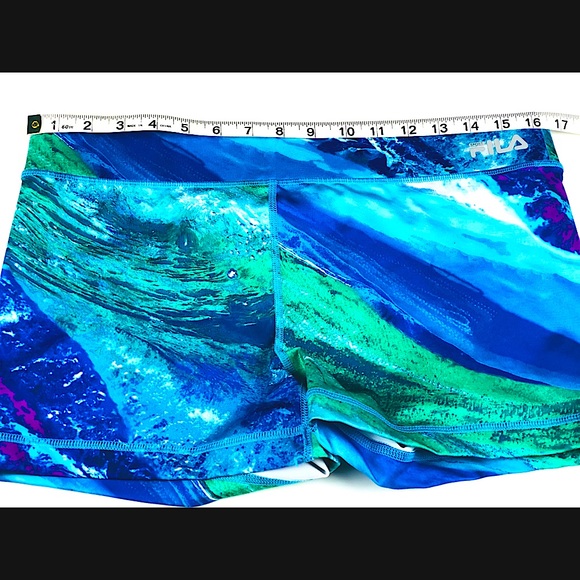 Asics top and Fila yoga/running shorts bundle - Picture 8 of 10